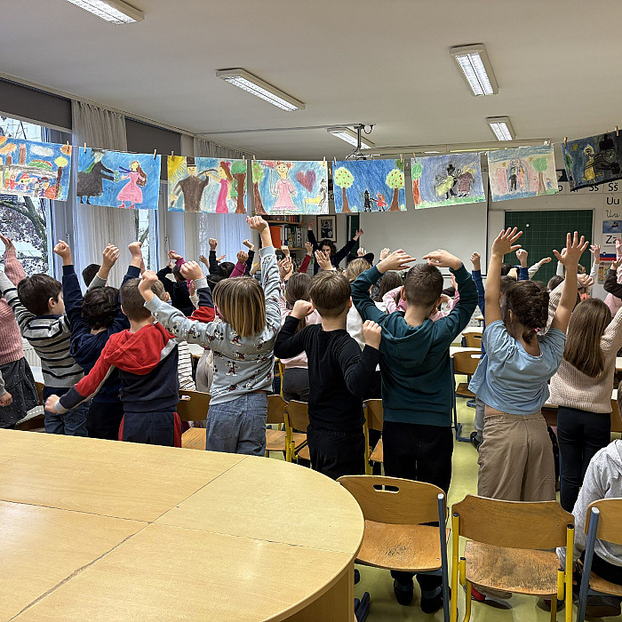 Predavanje o pravilnem sedenju v 2. a in 2. b razredu