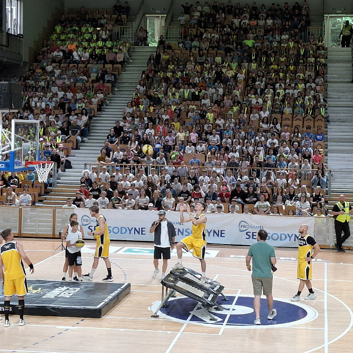 Osrednja zaključna prireditev 41. tekmovanja za čiste zobe ob zdravi prehrani v Hali Tivoli