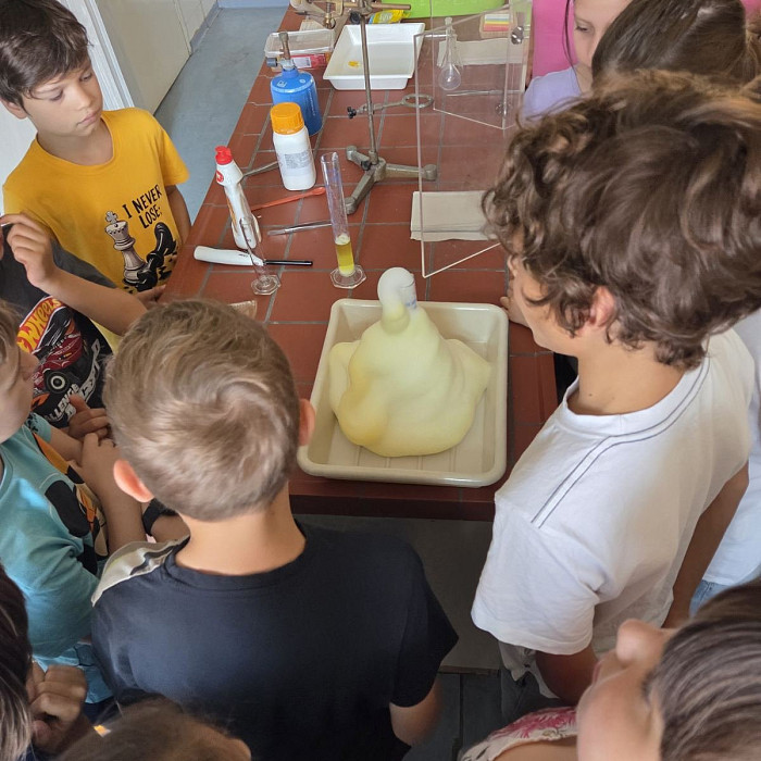 Slonova pasta in plesoči medvedek za tretješolce