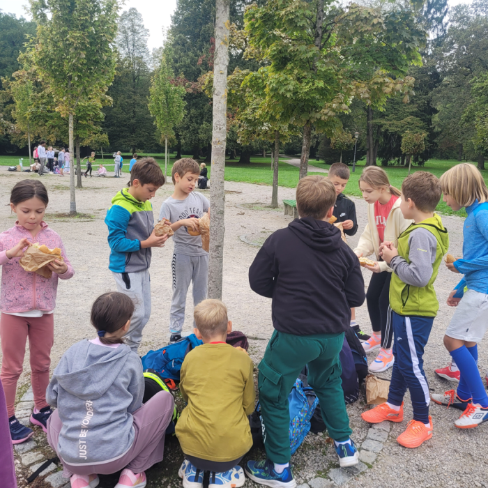 3. b v Tivoliju – šport, veverice in jesenske dogodivščine