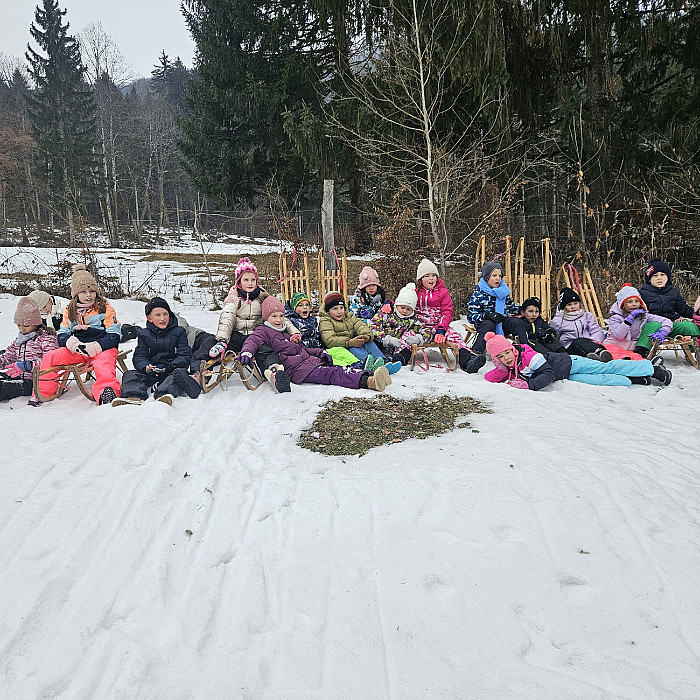 Drugi dan drugošolcev v šoli v naravi v Črmošnjicah