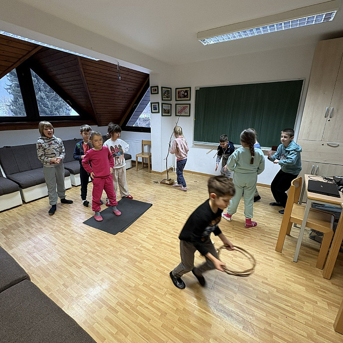 Drugi dan drugošolcev v šoli v naravi v Črmošnjicah